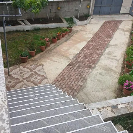 Villa Darvi Gjirokastër